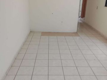 CASA EN VENTA, COL. LOS PINOS EN IRAPUATO
