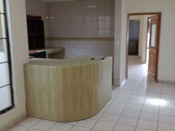 CASA EN VENTA, COL. LOS PINOS EN IRAPUATO