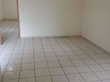 CASA EN VENTA, COL. LOS PINOS EN IRAPUATO