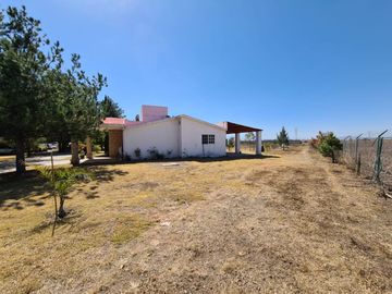 VENTA DE RANCHO CON DOS CASAS EN HUICHAPAN, HIDALGO