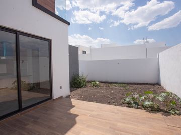 CASA EN VENTA EN ZIBATA