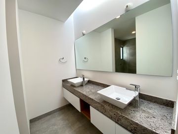CASA EN VENTA EN ZIBATA