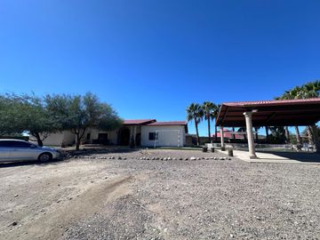 SE VENDE CASA EQUIPADA DE UNA PLANTA CON ALBERCA EN SAN PEDRO
