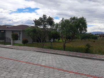 OPORTUNIDAD, LA PRADERA, vendo terreno de 800m2, todos los servicios, hermosas áreas comunales