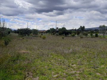 OPORTUNIDAD, LA PRADERA, vendo terreno de 800m2, todos los servicios, hermosas áreas comunales