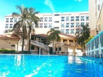 10k monthly  1 bedroom 40 sqm loft type Very affordable Rent to own condo  5% down payment 0% interest  near BGC,,eastwood ,tiendesitas