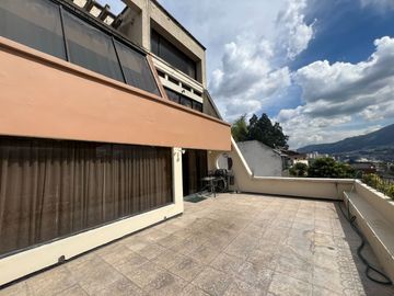 Casa de 4 DORMITORIOS con Mini Suite en el Sector El Batán
