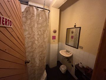 Casa de 4 DORMITORIOS con Mini Suite en el Sector El Batán
