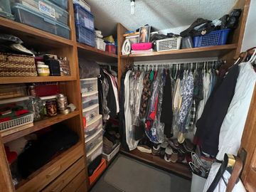 Casa de 4 DORMITORIOS con Mini Suite en el Sector El Batán