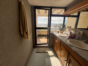Casa de 4 DORMITORIOS con Mini Suite en el Sector El Batán