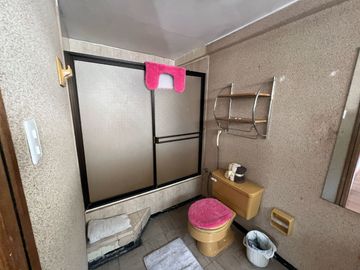 Casa de 4 DORMITORIOS con Mini Suite en el Sector El Batán