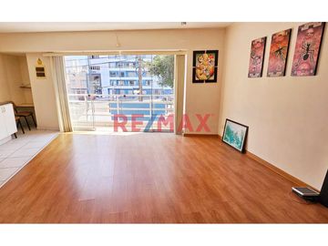 Moderno Duplex Con Balcon Vista Exterior En 2Do Piso Entre Av. Javier Prado Y Av. Del Ejercito