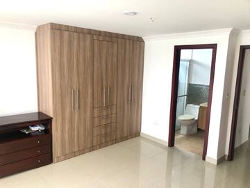 Departamento en venta frente al mar sector Playa Murciélago cerca al Mall del Pacífico, Manta