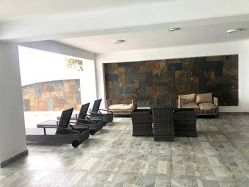 Departamento en venta frente al mar sector Playa Murciélago cerca al Mall del Pacífico, Manta