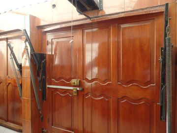 ¡¡Hermosa Casa en Avenida!! 3 pisos/2 cocheras - Pro SMP