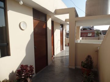¡¡Hermosa Casa en Avenida!! 3 pisos/2 cocheras - Pro SMP