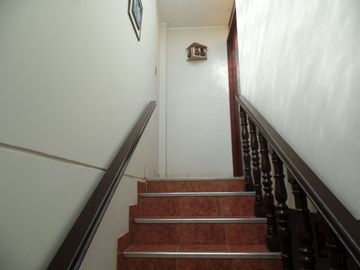 ¡¡Hermosa Casa en Avenida!! 3 pisos/2 cocheras - Pro SMP
