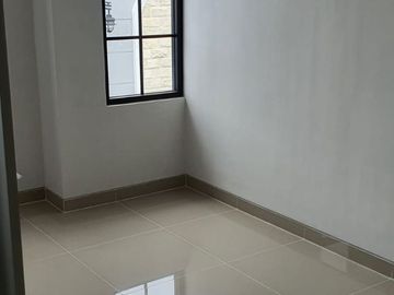 Dijual Rumah Baru Lakarsantri Surabaya Dekat Pintu Tol, UC Citraland, Mall 0 Jalan Raya