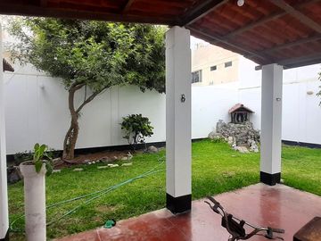 Casa, 362 m2, 4 dorms, 4 baños, jardin, terraza, 2 estac, ideal Proyecto.