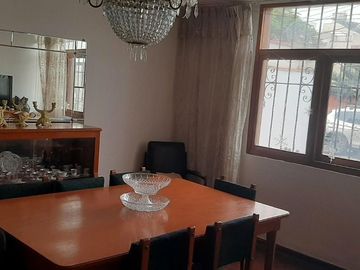 Casa, 362 m2, 4 dorms, 4 baños, jardin, terraza, 2 estac, ideal Proyecto.