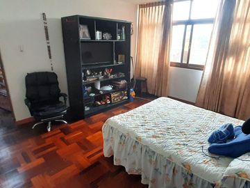 Casa, 362 m2, 4 dorms, 4 baños, jardin, terraza, 2 estac, ideal Proyecto.