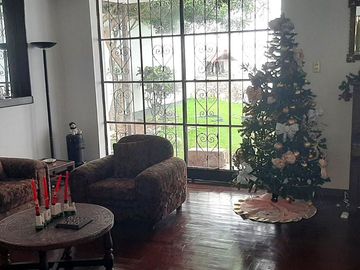 Casa, 362 m2, 4 dorms, 4 baños, jardin, terraza, 2 estac, ideal Proyecto.