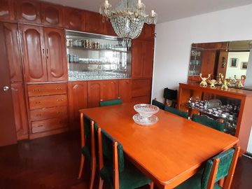 Casa, 362 m2, 4 dorms, 4 baños, jardin, terraza, 2 estac, ideal Proyecto.