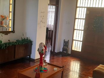 Casa, 362 m2, 4 dorms, 4 baños, jardin, terraza, 2 estac, ideal Proyecto.