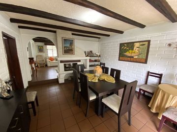 Casa independiente de venta Club los chillos