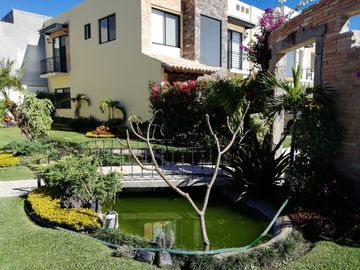 Casa en Venta en condominio con 4 recamaras, alberca ,seguridad en Jiutepec Morelos