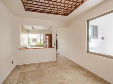 Casa en Venta en condominio con 4 recamaras, alberca ,seguridad en Jiutepec Morelos