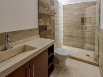 Casa en Venta en condominio con 4 recamaras, alberca ,seguridad en Jiutepec Morelos