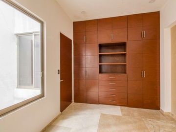 Casa en Venta en condominio con 4 recamaras, alberca ,seguridad en Jiutepec Morelos
