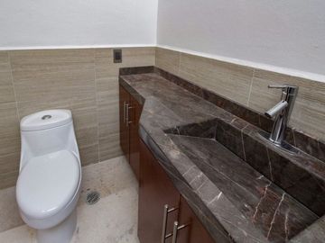 Casa en Venta en condominio con 4 recamaras, alberca ,seguridad en Jiutepec Morelos