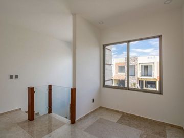 Casa en Venta en condominio con 4 recamaras, alberca ,seguridad en Jiutepec Morelos