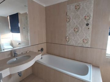 Disewakan Apartemen FX Residence SCBD Sudirman Jakarta 3 BR