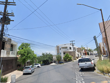 ¡¡REMATE!! ¡¡HERMOSA CASA EN UNA DE LAS MEJORES ZONAS DE MONTERREY DE NUEVO LEON!!