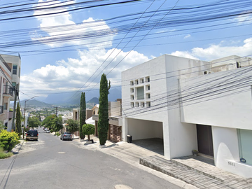 ¡¡REMATE!! ¡¡HERMOSA CASA EN UNA DE LAS MEJORES ZONAS DE MONTERREY DE NUEVO LEON!!