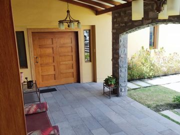 Casa de Venta en Rancho San Francisco, Nayon, Quito Ecuador.