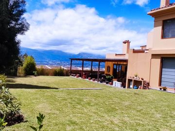 Casa de Venta en Rancho San Francisco, Nayon, Quito Ecuador.