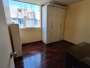 DEPARTAMENTO DE 03 DORMITORIOS + ESTUDIO INCLUYE ESTACIONAMIENTO