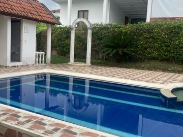 VENTA DE CASA EN HACIENDA LA ESTANCIA - MELGAR