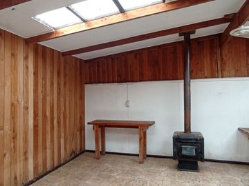 San José, céntrica casa 85 MT2 $ 184.000.000.