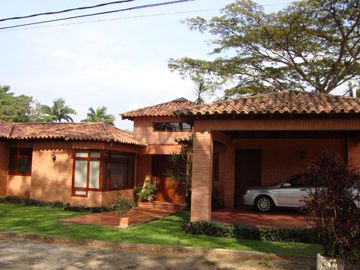 HACIENDA TRAPICHES 2