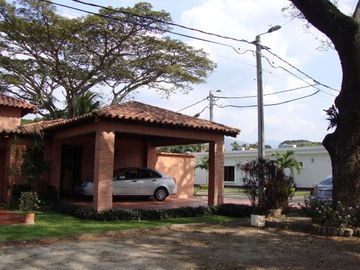 HACIENDA TRAPICHES 2