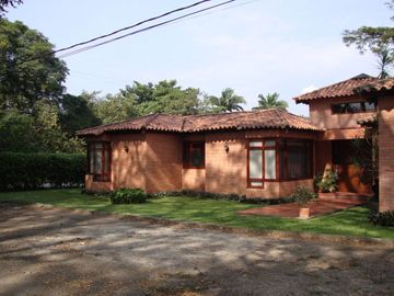 HACIENDA TRAPICHES 2