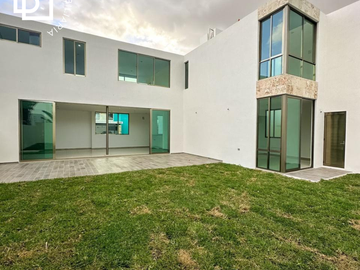 Casa en venta en San Diego Cutz para entrega inmediata de 4 recamaras con alberca
