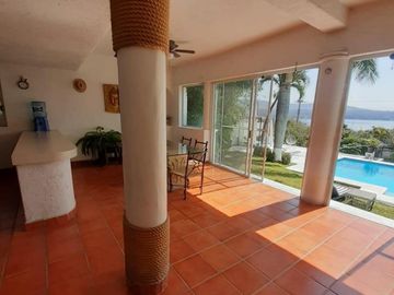 TEQUESQUITENGO ESPECTACULAR RESIDENCIA CON INIGUALABLE VISTA AL LAGO