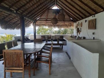 TEQUESQUITENGO ESPECTACULAR RESIDENCIA CON INIGUALABLE VISTA AL LAGO