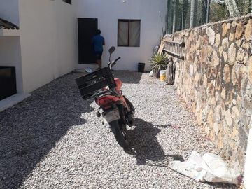 TEQUESQUITENGO ESPECTACULAR RESIDENCIA CON INIGUALABLE VISTA AL LAGO